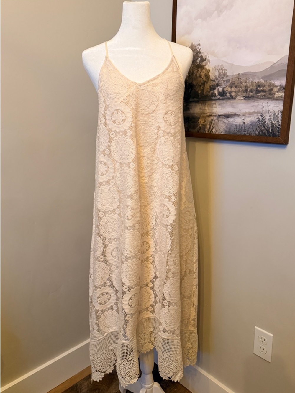 Women’s Cream Lace Midi high low V-Neck